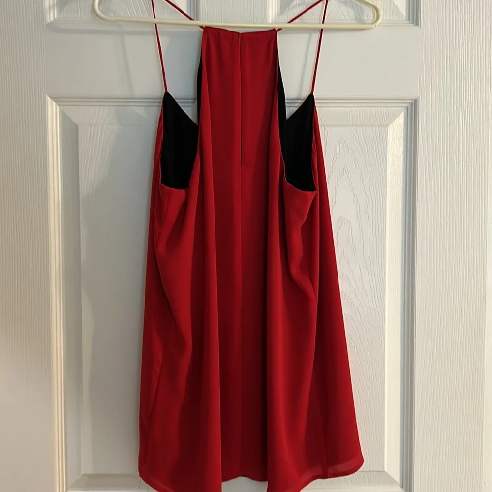 Express strappy red blouse - Picture 3 of 6